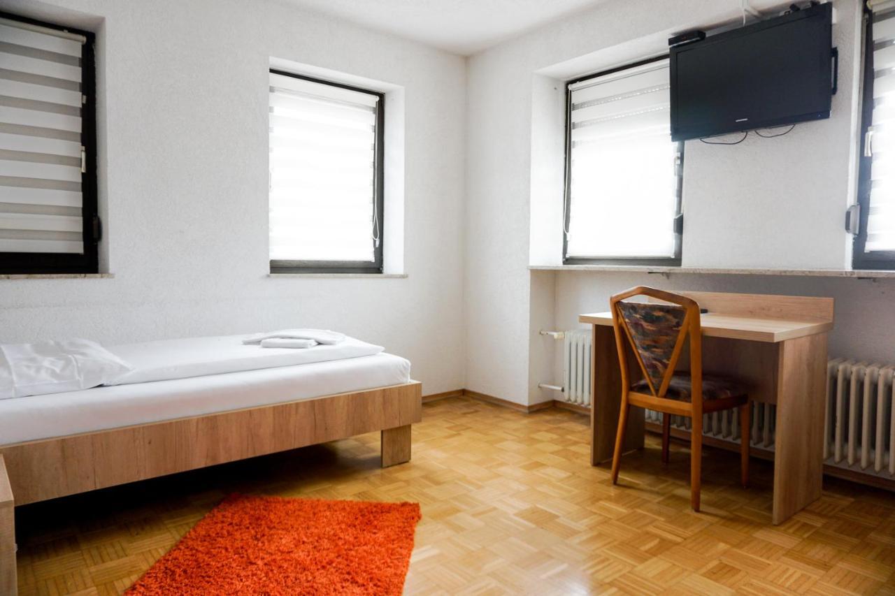 Hotel Kreuz Schwaebisch Gmuend Luaran gambar