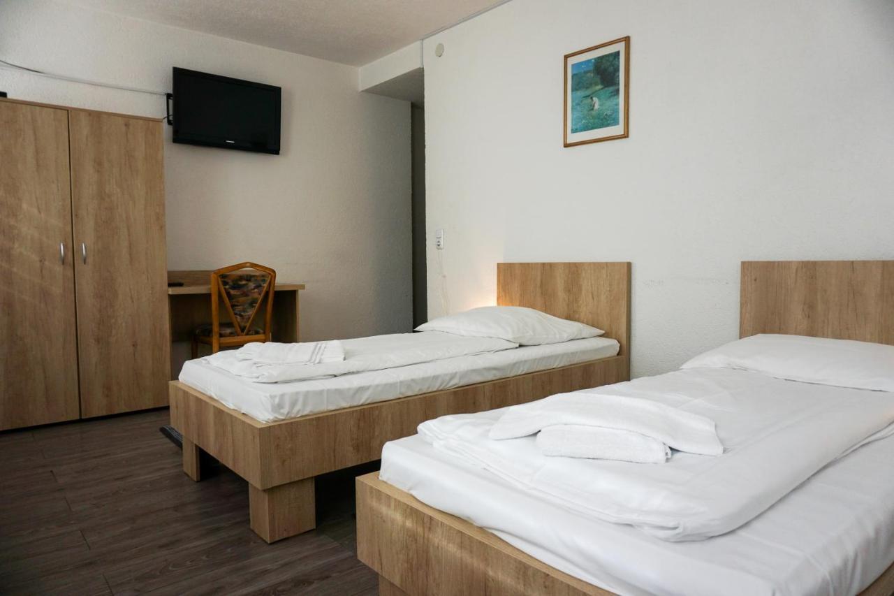 Hotel Kreuz Schwaebisch Gmuend Luaran gambar