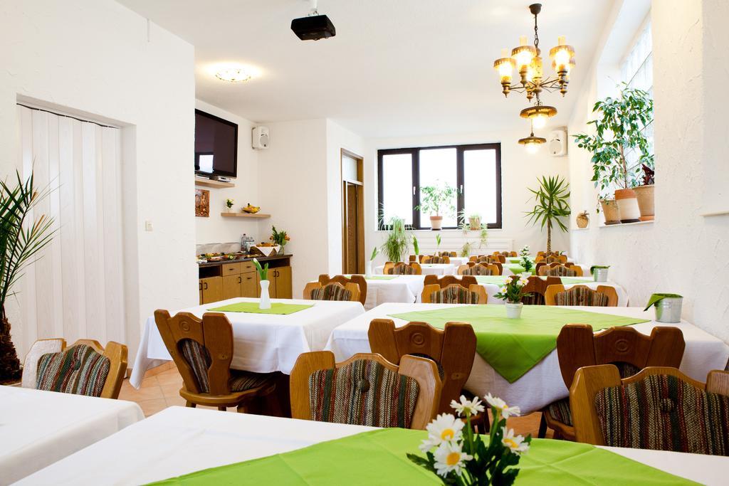 Hotel Kreuz Schwaebisch Gmuend Luaran gambar